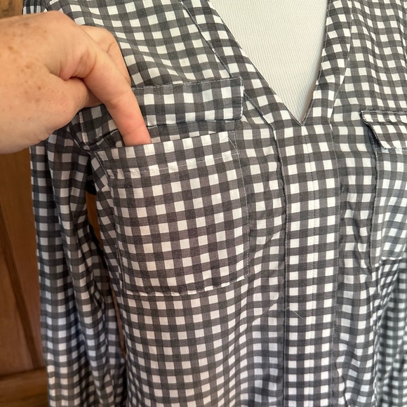 Express Black & White Checkered Blouse tunic gingham  gray medium v-neck - Picture 6 of 12